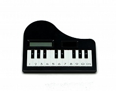 Калькулятор в форме РОЯЛЯ с клавишами